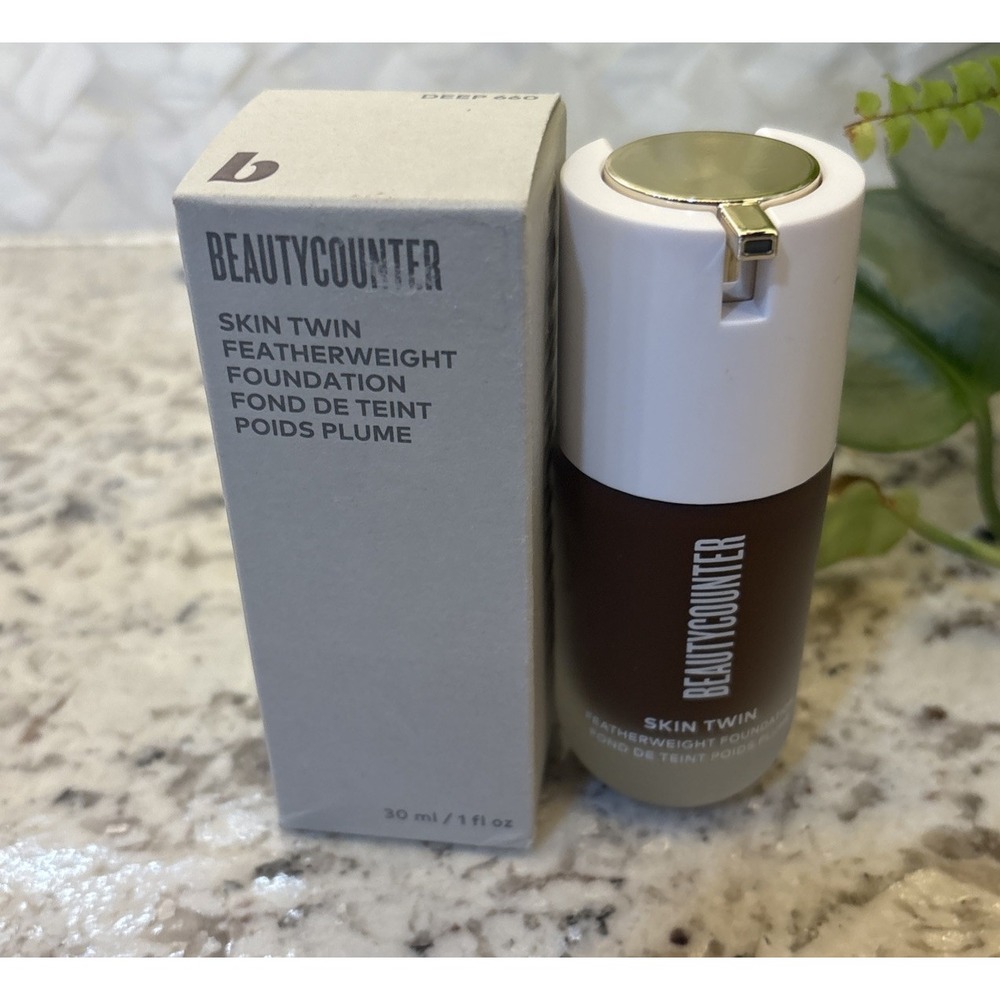 BNIB BEAUTYCOUNTER Skin Twin Featherweight Foundation 1 fl oz Each Deep 660